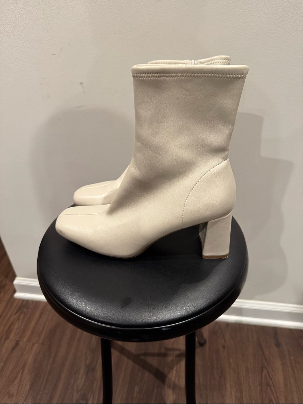 Women's Cream Block Heel Ankle Boots size 8.5